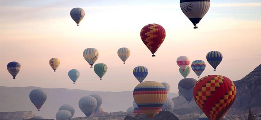 Kapadokya'da balon turlarına "rüzgar" engeli