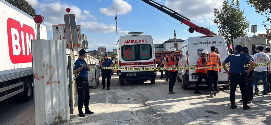 Sancaktepe'de kule vinci devrildi: 2 ölü, 1 kişi yaralı