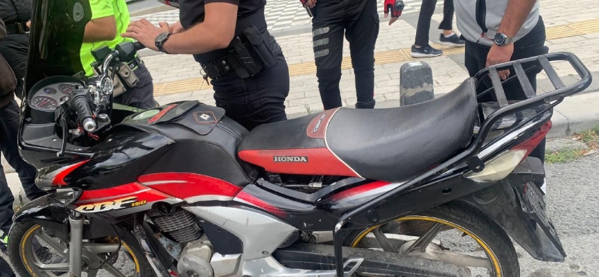 İstanbul'da durdurulan motosiklette 20,8 kilogram uyuşturucu ele geçirildi