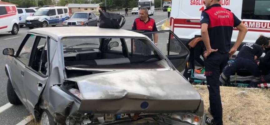 Erzincan'da otomobiller çarpıştı: 1 ölü, 4 yaralı