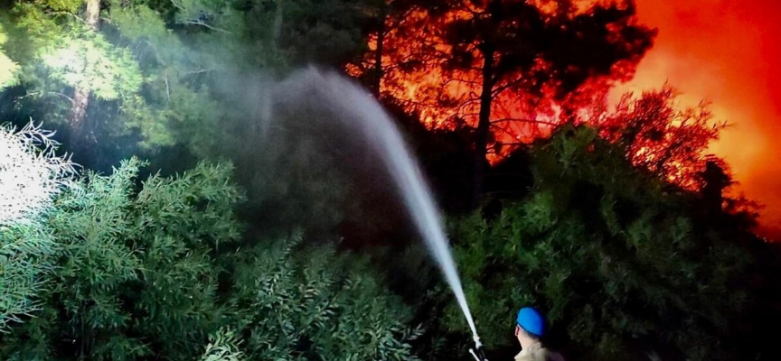 Marmaris'teki orman yangınına müdahale karadan sürdürülüyor