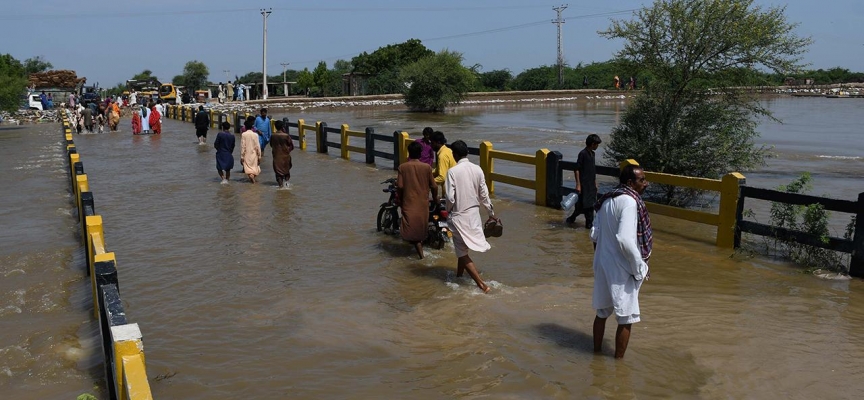 Pakistan'da selin yol açtığı hastalıklar sebebiyle 324 kişi öldü