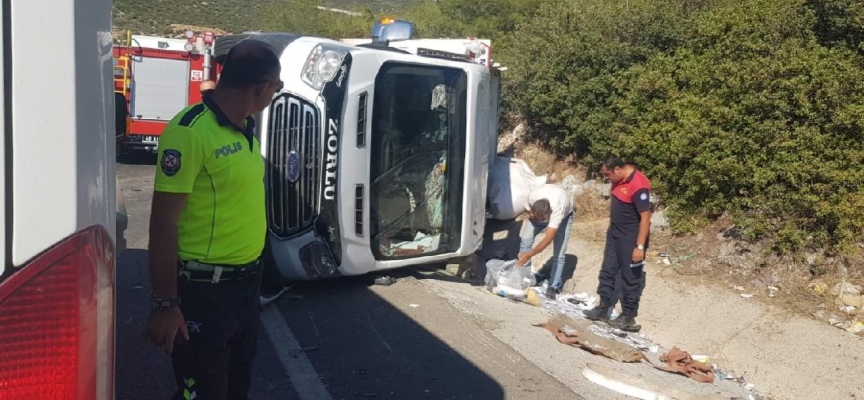 Muğla'da kamyonet tırla çarpıştı: 1 ölü