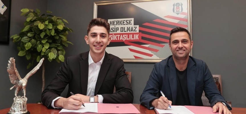 Beşiktaş genç oyuncu ile profesyonel sözleşme imzaladı