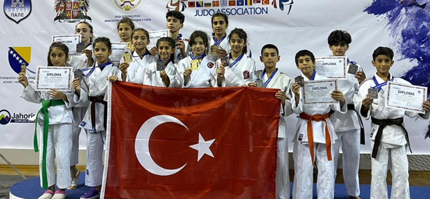 Minikler Balkan Judo Şampiyonası'nın ilk gününde 14 madalya