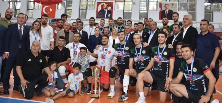 Cizre'nin voleybol takımı Türkiye'yi Avrupa'da temsil edecek