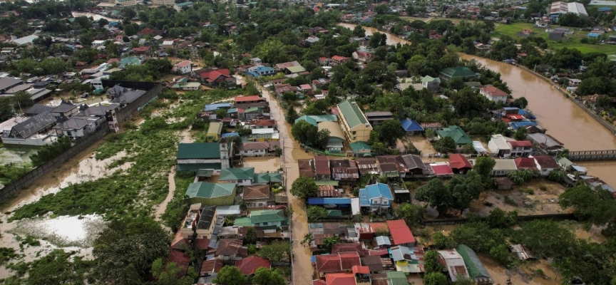 Filipinler'de Noru Tayfunu'nda görevli kurtarma ekibinden 5 kişi öldü