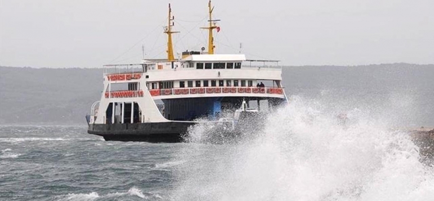 Kuzey Ege'de feribot seferlerine fırtına engeli