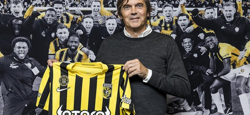 Vitesse'nin yeni teknik direktörü Cocu oldu