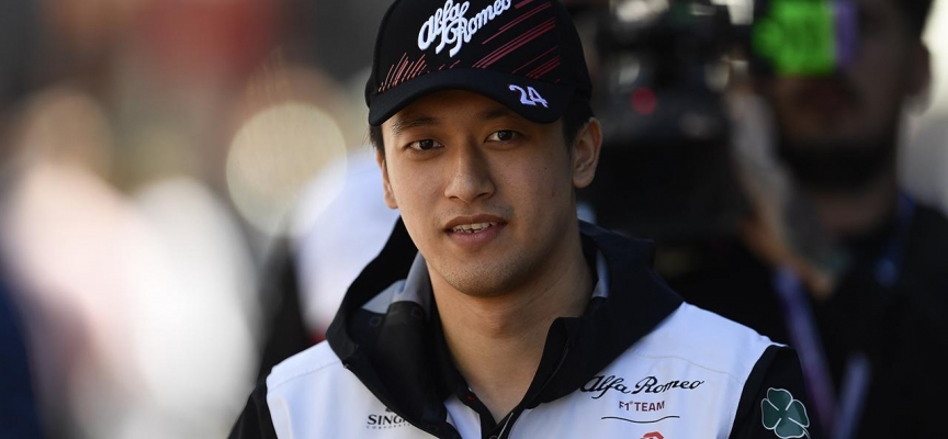 F1 ekiplerinden Alfa Romeo Guanyu Zhou'nun sözleşmesini uzattı