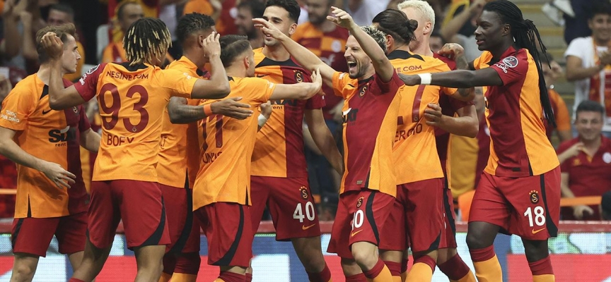 Galatasaray'da zirve hesapları başladı