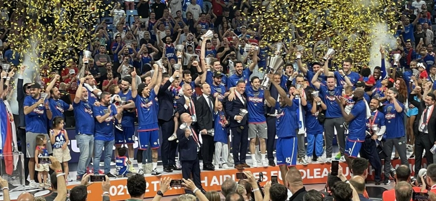 Basketbolda normal sezonların en başarılısı Anadolu Efes