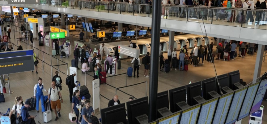 Amsterdam Schiphol Havalimanı yolcu sayısını azaltıyor