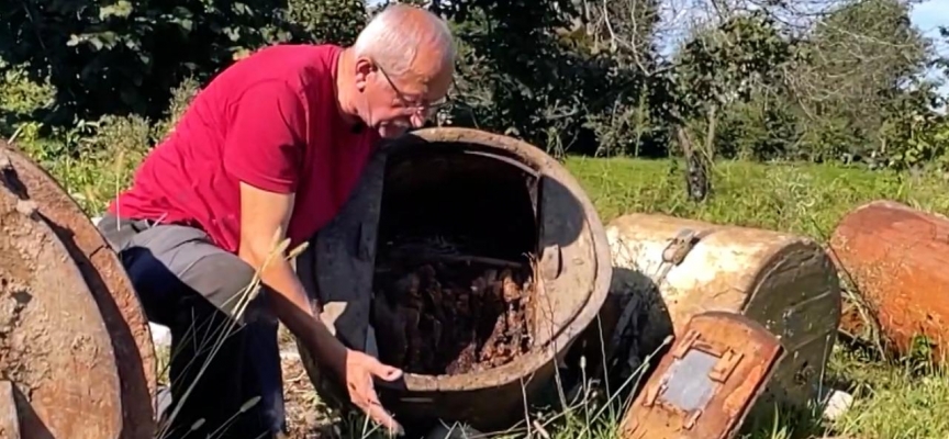 Rizeli arıcı ayılara sitem etti: 21 kovan bal yediler