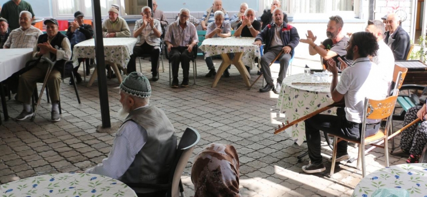 Turgutlu'da 1 Ekim Dünya Yaşlılar Günü etkinliği