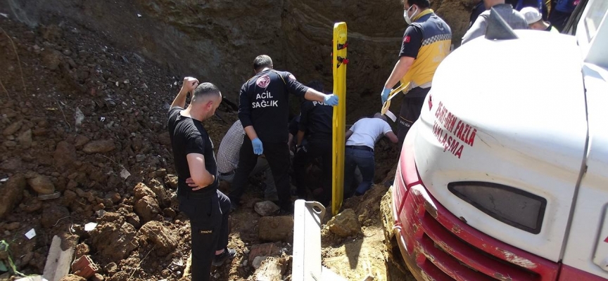 Giresun'da kayan toprağın altında kalan işçi ekiplerce kurtarıldı