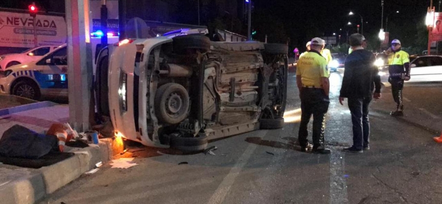 Elazığ'da otomobil ile hafif ticari araç çarpıştı: 3 yaralı