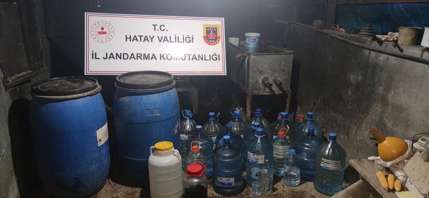 Hatay'da 3 bin 670 litre sahte içki ele geçirildi