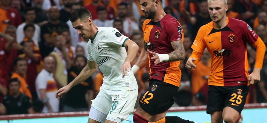 Galatasaray savunmasıyla dikkat çekiyor