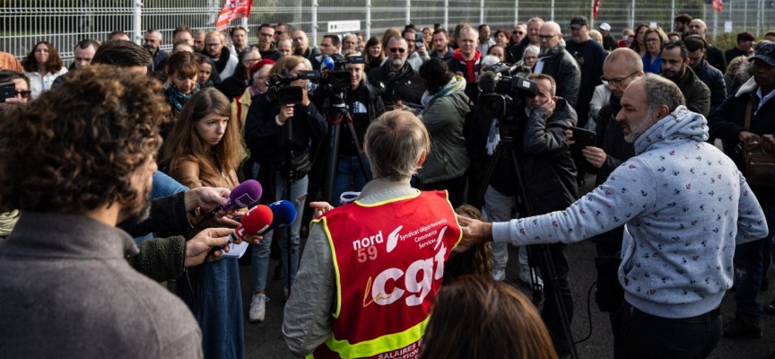 Fransa'da kepenk kapatan mağaza zincirlerinin merkezi, çalışanlarınca işgal edildi