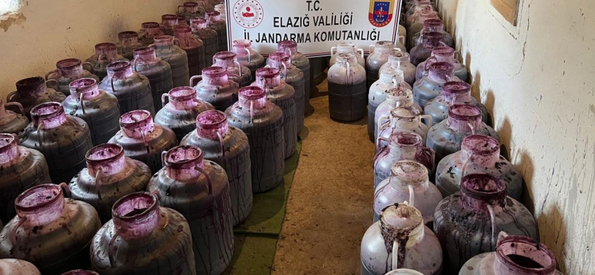 Elazığ'da 8 ton kaçak içki ele geçirildi