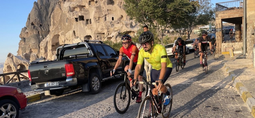 Bisikletçiler Kapadokya'daki "Boostcamp" etkinliğinde pedal çevirdi