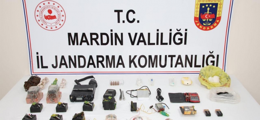 Mardin'de teröristlere ait patlayıcı düzeneği ve malzemeler ele geçirildi