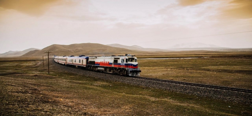 Ekspres tren rotaları seyahatseverlerin yeni gözdesi olacak