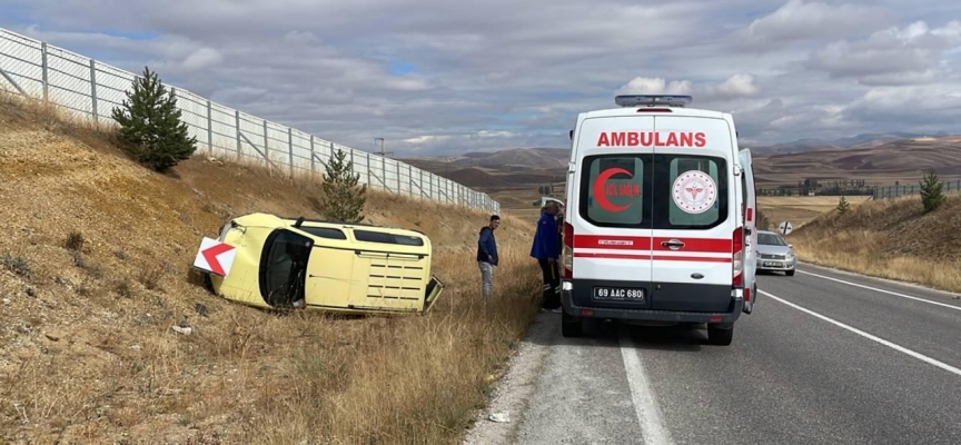 Bayburt'ta trafik kazasında 2 kişi yaralandı