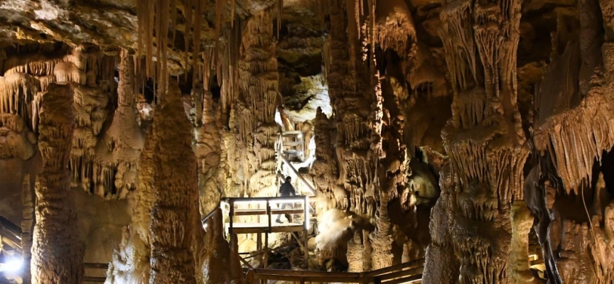 Karaca Mağarası'nda turizm hareketliliği sürüyor