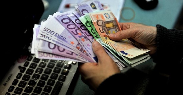 Sterlin 20,59 liradan, dolar 18,68 liradan güne başladı