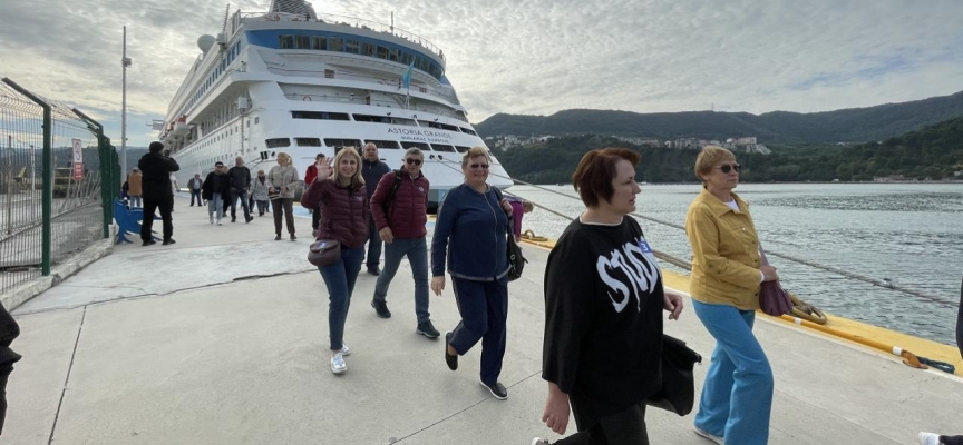 Amasra beşinci kruvaziyer gemisini ağırladı