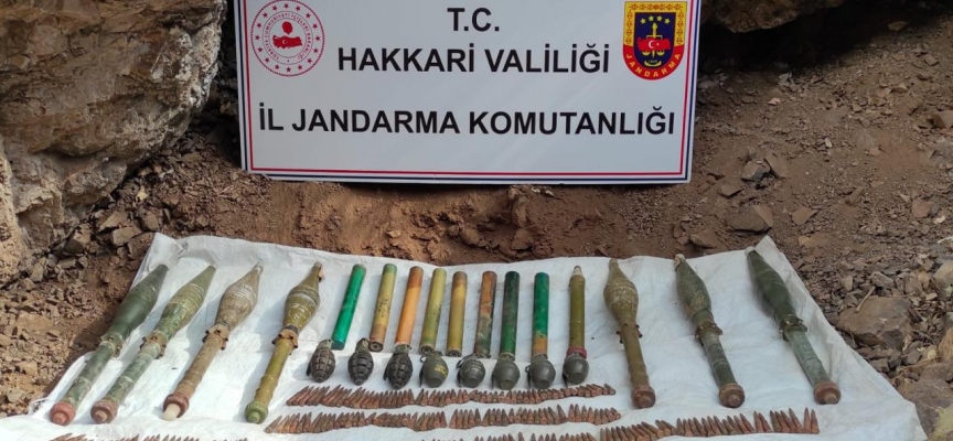 Hakkari'de kayalık alana gizlenmiş mühimmat ele geçirildi