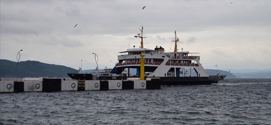 Güney Marmara'da feribot seferlerine fırtına engeli