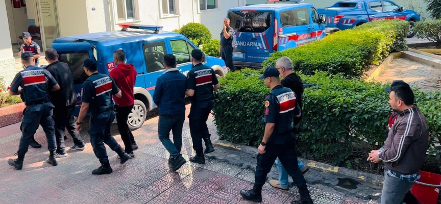 İzmir'de tefecilik operasyonu: 4 tutuklu