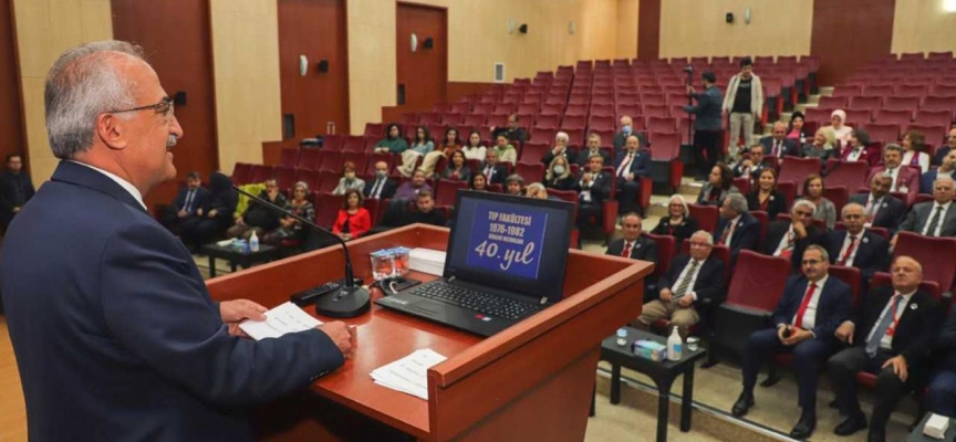 Erzurum'da doktorlar mezun oldukları üniversitede 40 yıl sonra yeniden buluştu