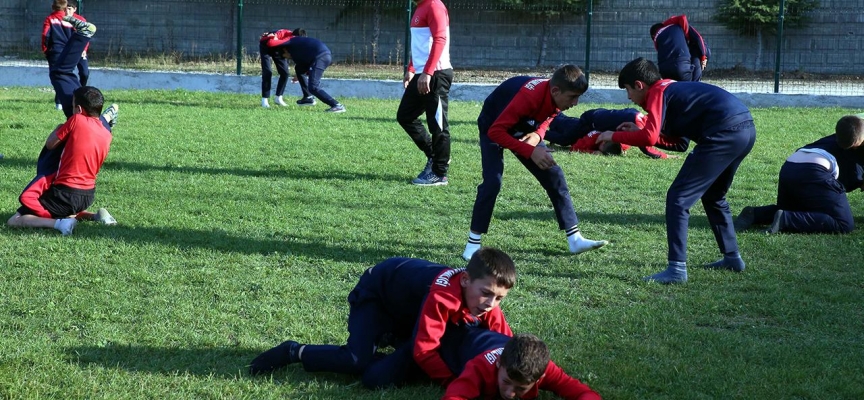 Efsane Hüseyin Akbaş'ın memleketinde yeni güreşçiler yetişiyor