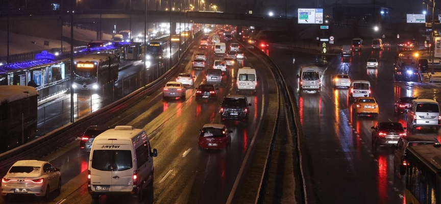 İstanbul’da trafik yoğunluğu yüzde 63’e ulaştı