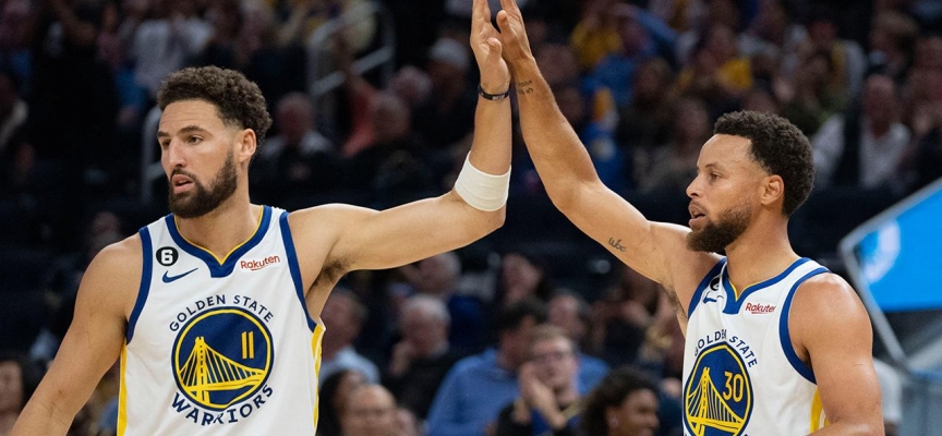 NBA'de son şampiyon Warriors sezonu galibiyetle açtı