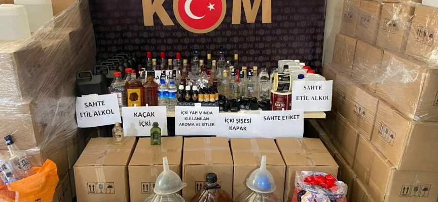 İzmir'de 30 ton sahte alkol ele geçirildi