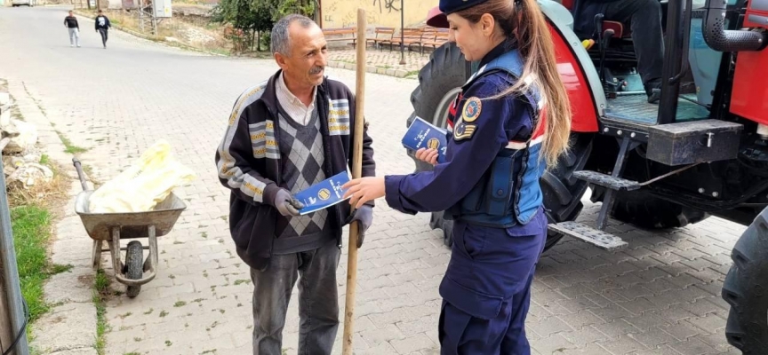 Yozgat'ta "Kadına El Kalkamaz" broşürü dağıtıldı