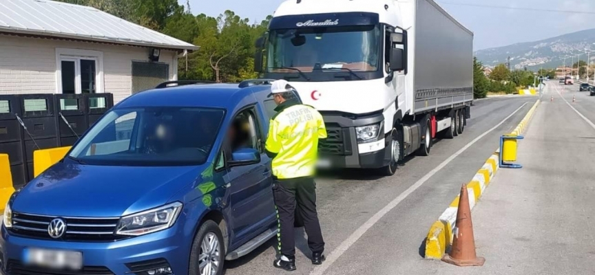 Trafik denetiminde sürücülere ceza yağdı