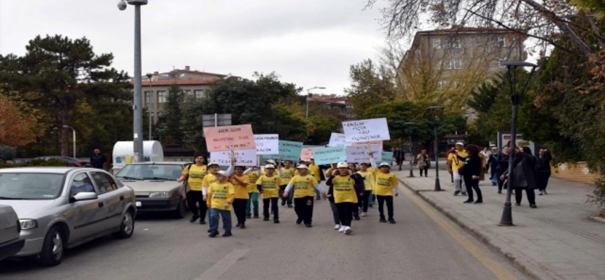 Kırıkkale'de ilkokul öğrencileri "Su İçme Alışkanlığı Kazandırma Etkinliği" düzenledi