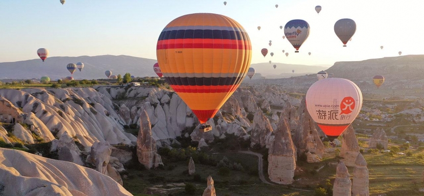 Balon kazasında tutuklanan pilot yolcuların iniş kuralına uymadığını iddia etti