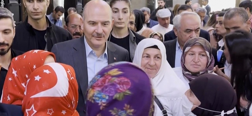 Bakan Soylu, Diyarbakır anneleri ile bir araya geldi