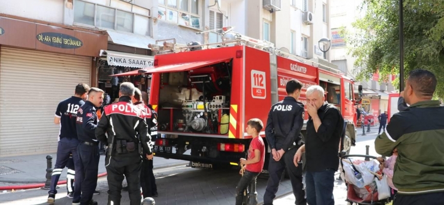 Gaziantep'te iş merkezinde çıkan yangın söndürüldü