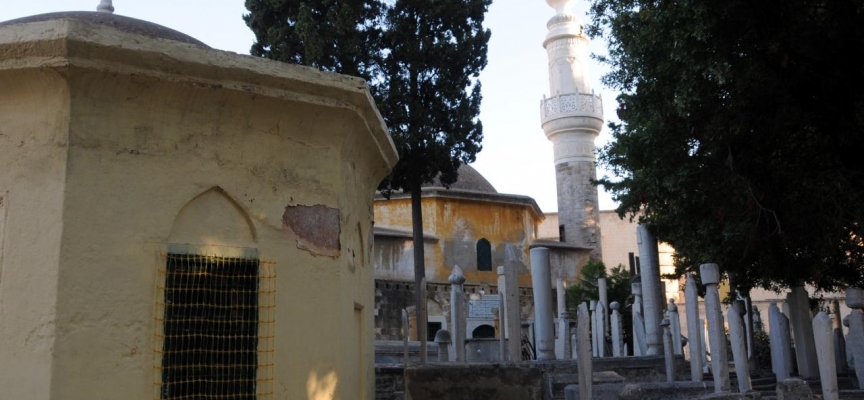 Yunanistan, Rodos'taki Müslümanların manevi merkezini müzik fakültesine dönüştürdü