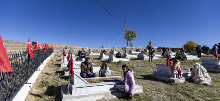 Eli kanlı PKK'nın katlettiği 33 Yavi şehidi anıldı