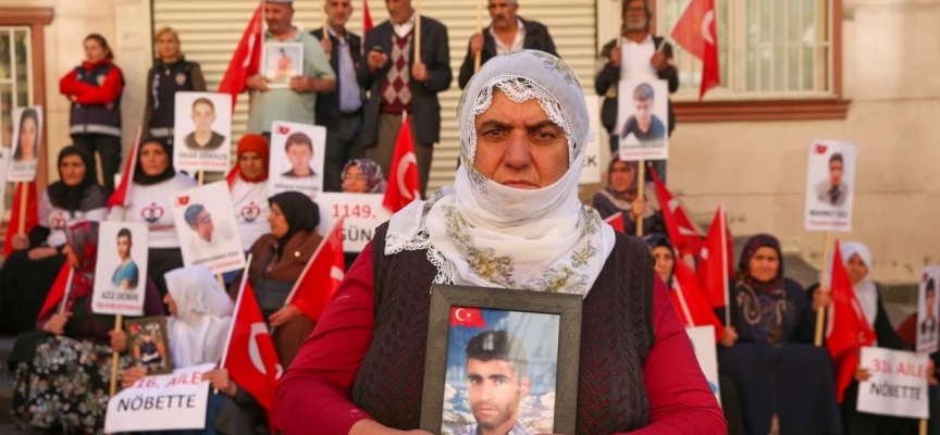 Diyarbakır annelerinin oturma eylemine bir aile daha katıldı