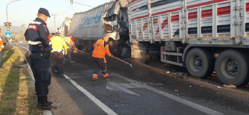 Balıkesir'de zincirleme kaza: 6 yaralı